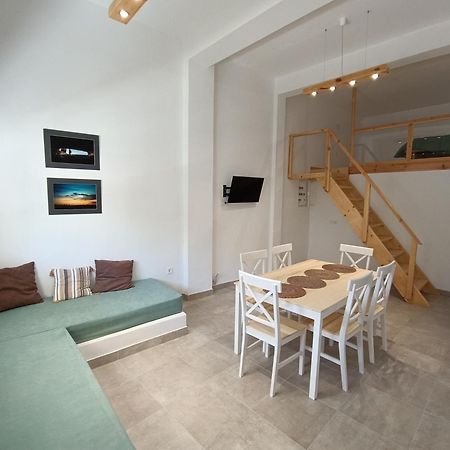 Tinos Youth Apartment Bagian luar foto